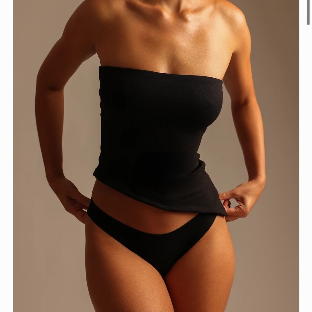 MY OUTFIT ONLINE BLACK ASYMMETRICAL  TUBE TOP